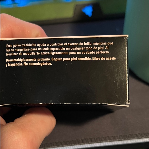 Mary Kay Translucent Loose Powder - Picture 5 of 6